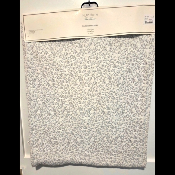 Gray & White Patterned Table Runner - Picture 1 of 3